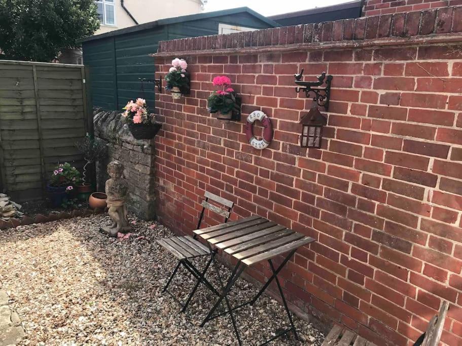Brook Lodge Garden Flat 斯沃尼奇 外观 照片